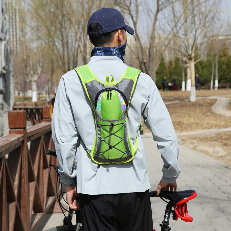 حقيبة ظهر Toposhine قابلة للتنفس، حزام خلفي شبكي قابل للتعديل، تخزين بنجي مرن، حقيبة رياضية خارجية متوافقة مع المثانة المائية