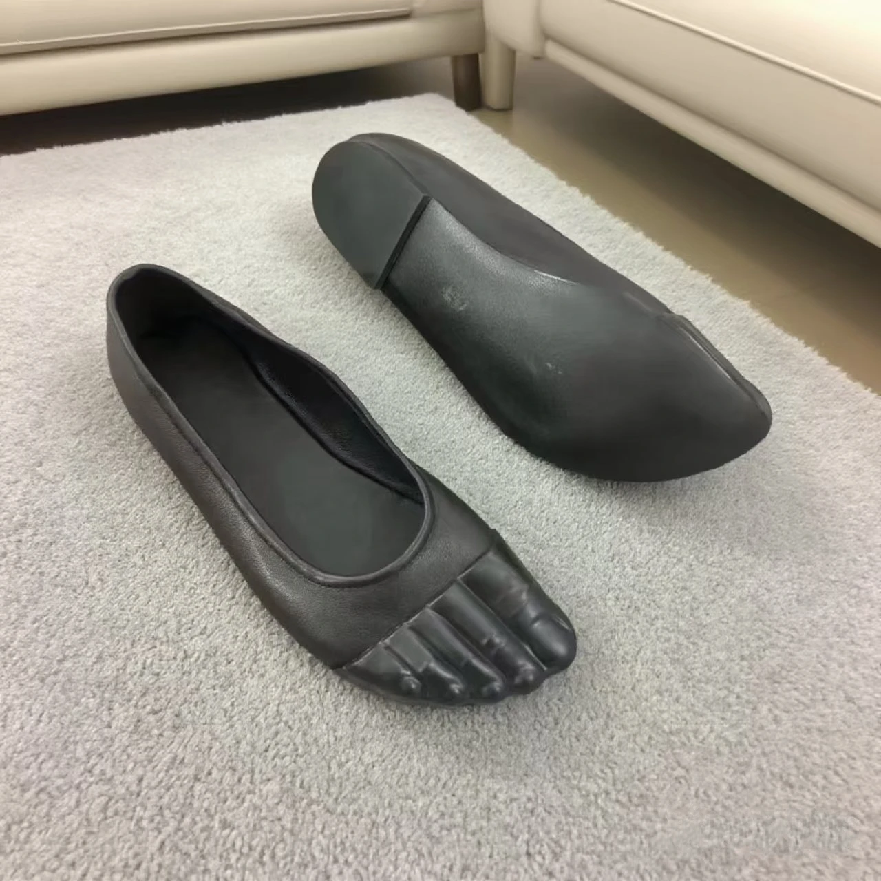 

Five Toe Black Leather Flat Shoes Women Solid Shallow Ballet Flats Strange Style Sandals Lady Sexy Casual Slip On Single Shoes