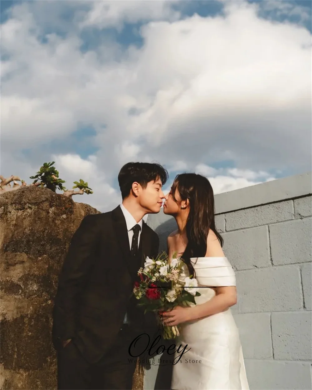 OLOEY Classic Off The Shoulder Satin Korea Wedding Dress Photo Shoot With Train Mini Bridal Gown Customized Wedding Party Dress