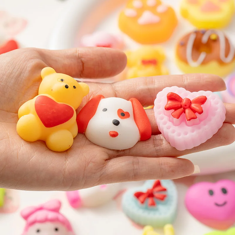 バレンタインデー用もちもちスクイーズハート、愛の花柄スクイーズ、タバス猫の足ドーナツスクイーズ、ストレス解消おもちゃ、恋人、友情、彼女へのギフト
