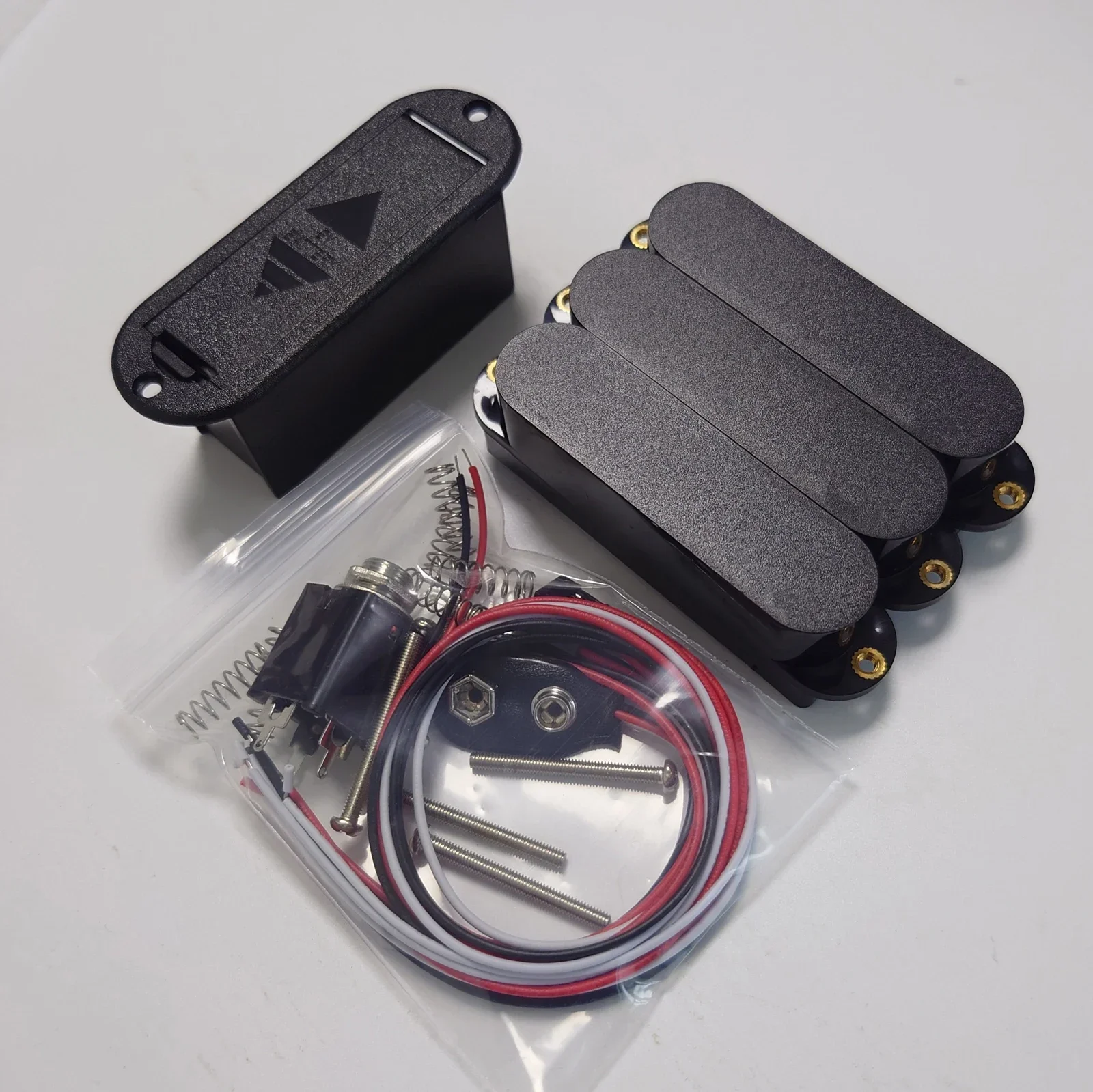 Active Pickup Single Coil Guitar Pickup SSS Neck Middle and Bridge Guitar Pickup Set Black with Wiring Harness