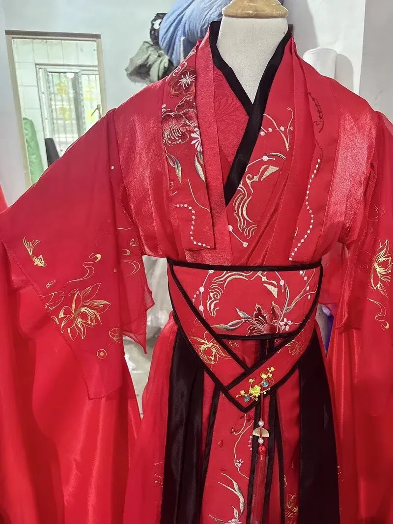 Customize Women's Red Hanfu Wedding Dress Traditional Chinese Ancient Costume with Embroidery Hanfu Robe for Cosplay Photograph