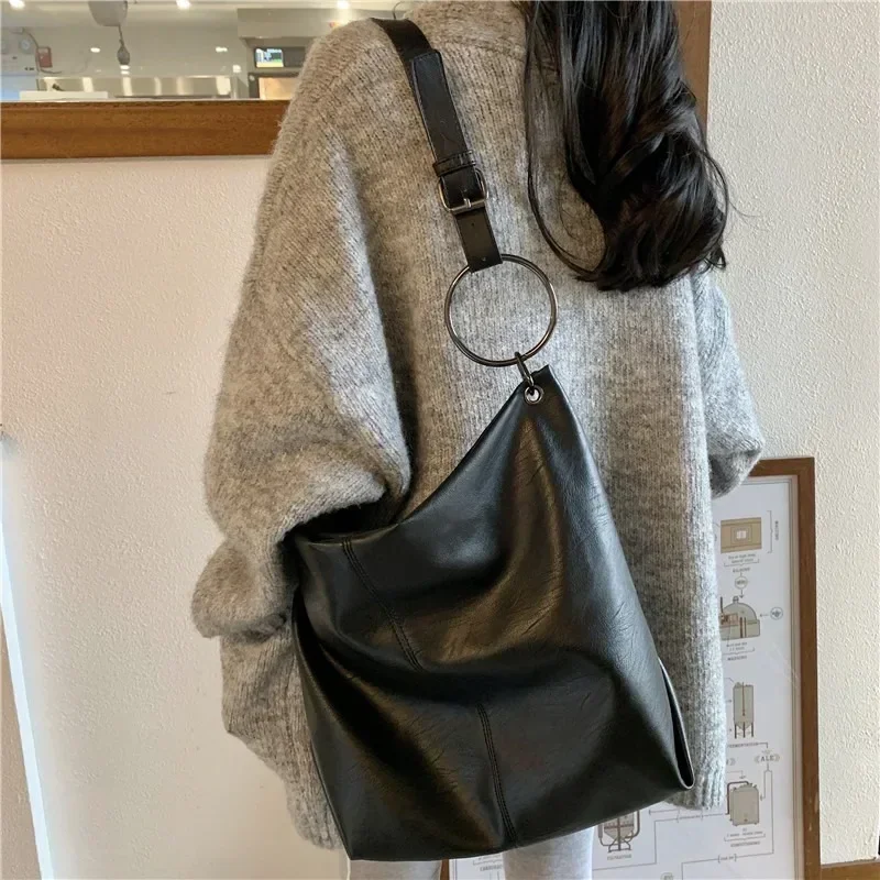 

Autumn and winter new Korean version of Internet celebrity shoulder bag women's large capacity soft leather messenger bag