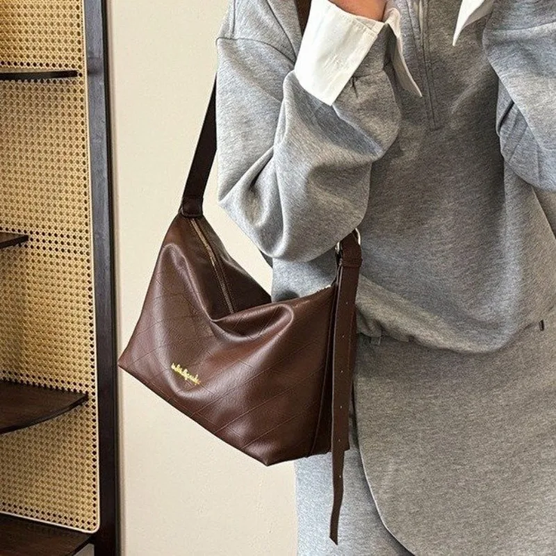 

Stylish Original Designer Crossbody Diaper Bag Women Luxury Leather Tote Large Capacity Elegant Shoulder Bag For Unique Flair