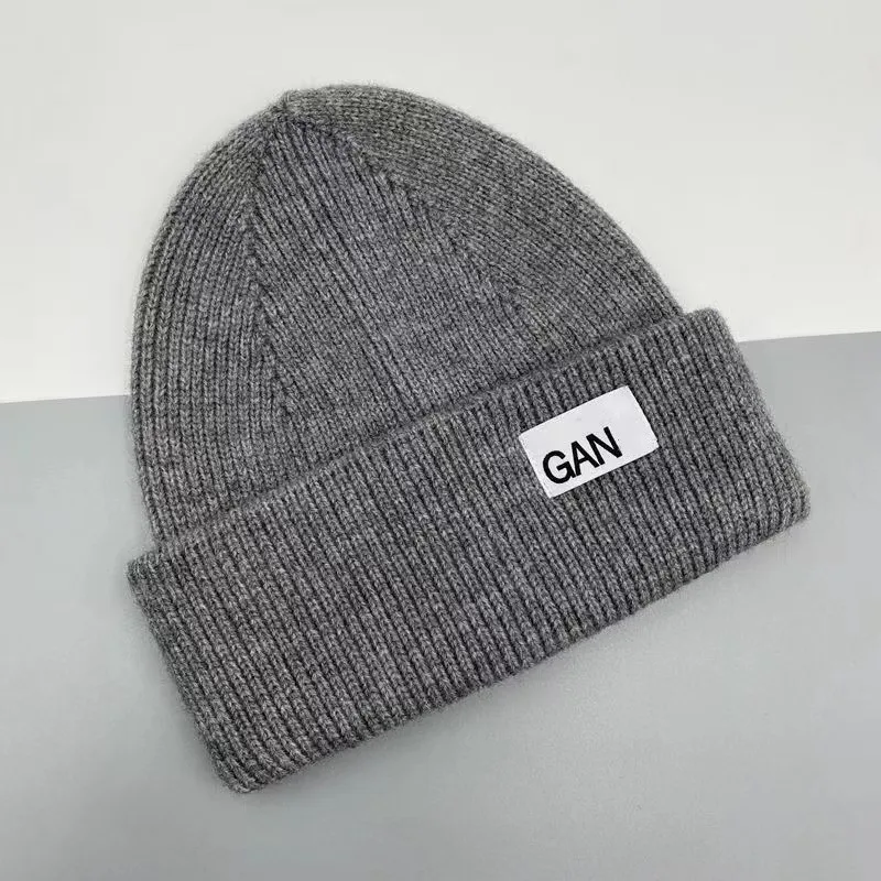 2025 Winter GAN Couple Letter Cloth Knit Soft Triple Fold Thick Warm Hat Outdoor Sport Cold Cap Popular Colors Hat 2