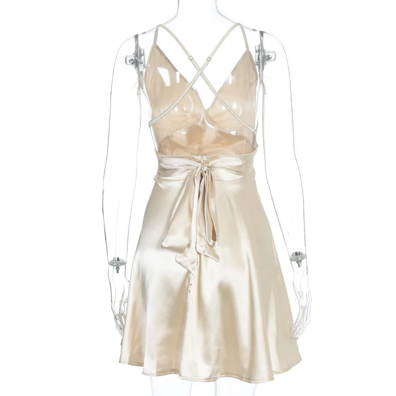 Nouvelle été profonde V à lacets en satin de soie texture licou dos nu robe courte, plage, discothèque et fête des femmes