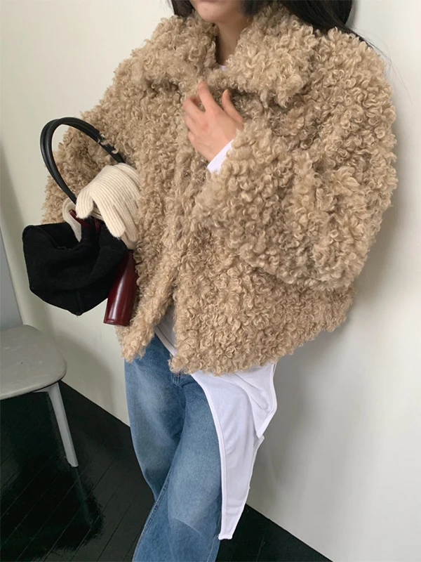 معطف شتوي دافئ من الفرو الصناعي للنساء أنيق جديد أنيق متعدد الاستخدامات ذو ملمس راقي ملابس خارجية عصرية من ألياف البوليستر