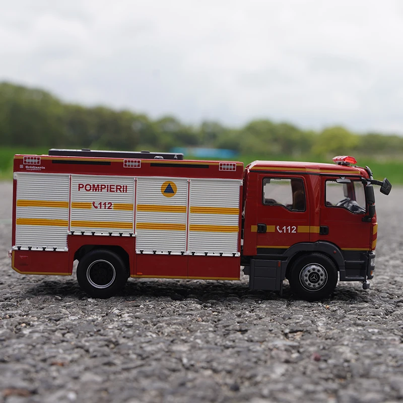 

1:43 German MAN Main Battle Fire Truck Model POMPIERII Rescue Main Battle Fire Truck Alloy Model