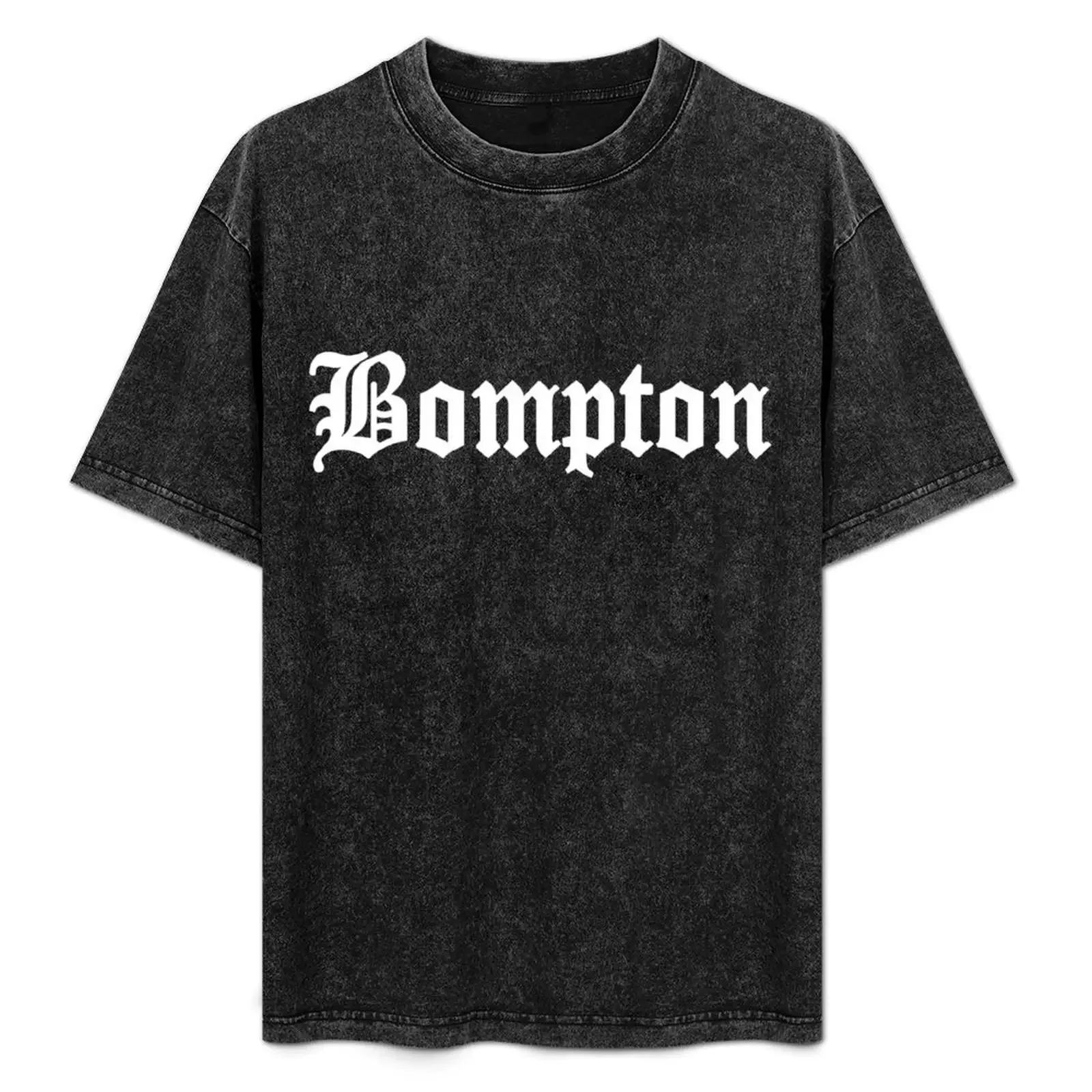 

Белая футболка Bompton (YG) с принтом в стиле уличного искусства