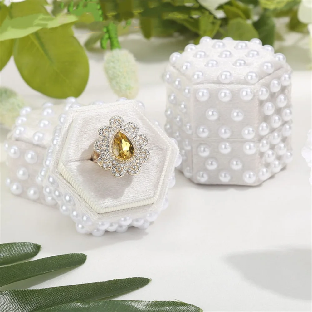 Luxury Velvet Jewelry Box Pearl Appearance Decorative Couple Ring Boxes White Hexagon Jewelry Case for Engagement Wedding Gift