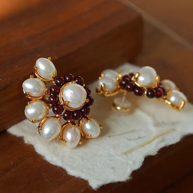 

New Natural Pearl Stud Earrings Women's Earrings Light Luxury High Sense Winter Simple Versatile Niche Accessories Earrings