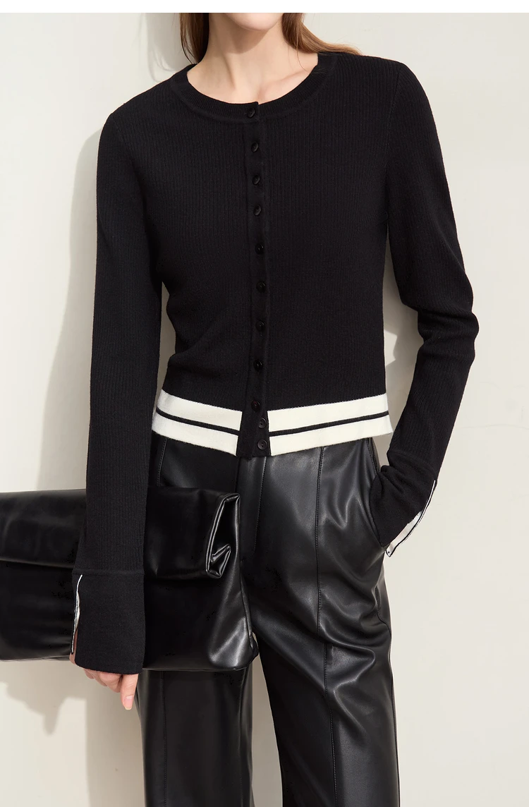 Amii Minimalism 2026 Strickjacke für Damen Herbst Neu Pendler O-Ausschnitt Gespleißte Kurze Wollstreifen Schlanke Langarm-Oberteile 12443022 – Detail 7
