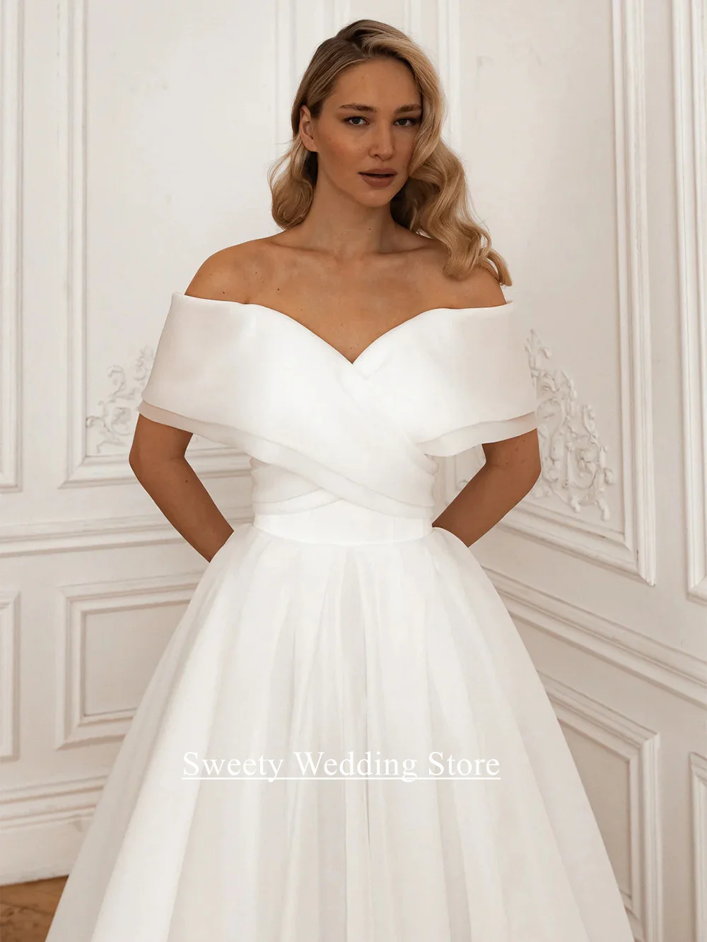 Vestido de casamento curto personalizado fora do ombro com decote em v simples uma linha organza vestido de noiva comprimento chá