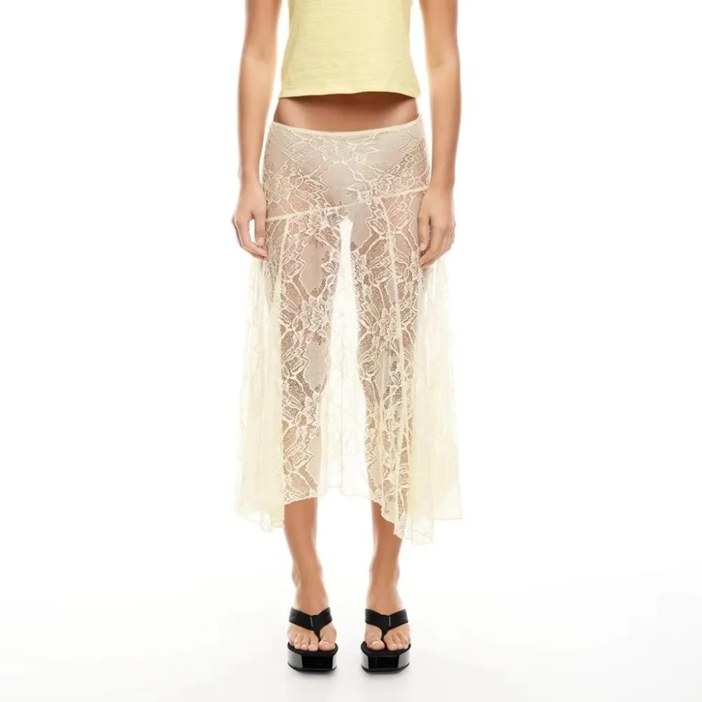 

Solid Color Lace Beach Dress See-Through Design Low Waist Floral Lace Skirts Elastic Waist Midi Skirts Women Summer Beachwear