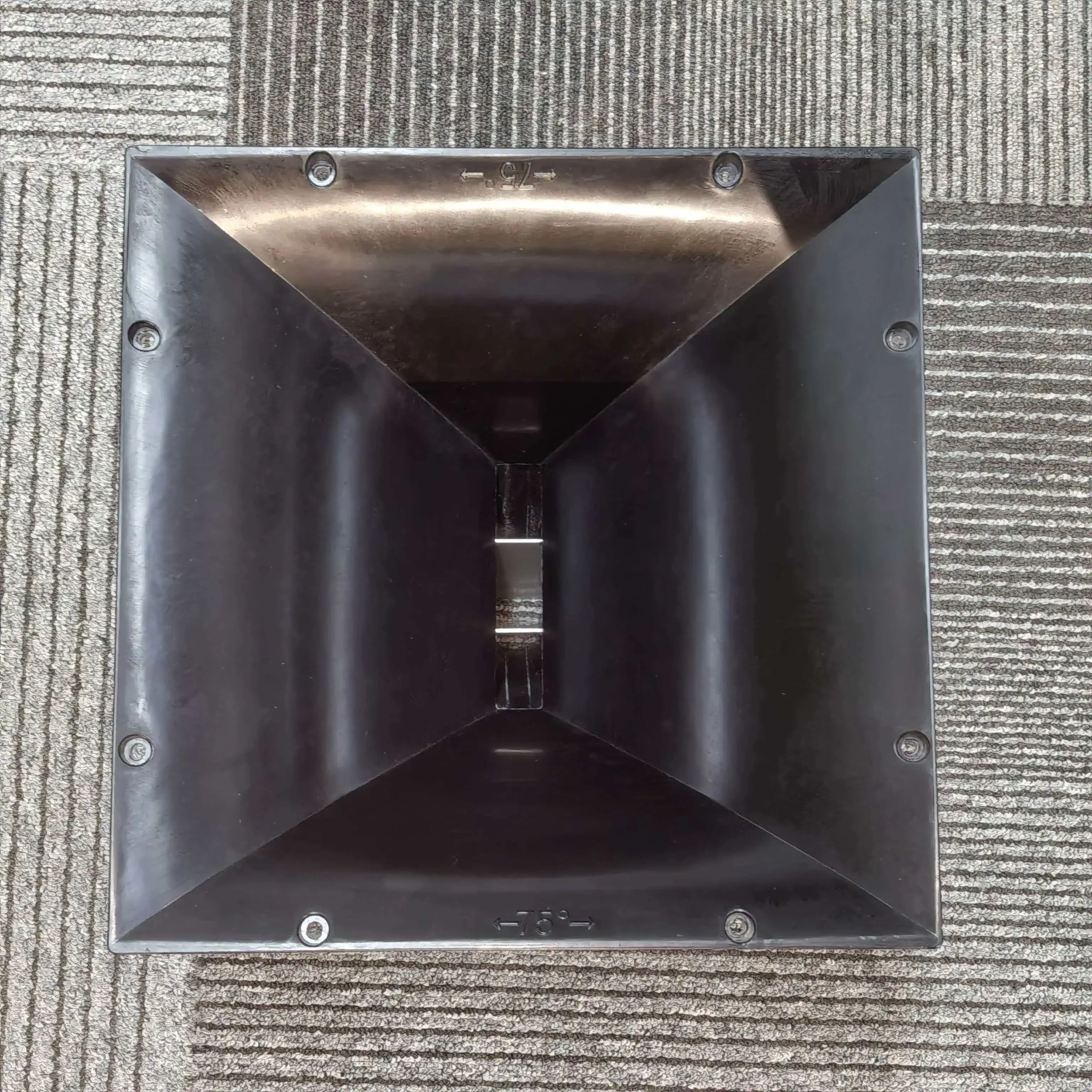 MW Audio 1,4" Fiberglas-Horn 304x304x242mm, 75 ° x50 ° Wellenleiter mit konstanter Richtwirkung, zum Anschrauben für Profi-Lautsprecher – Detail 8