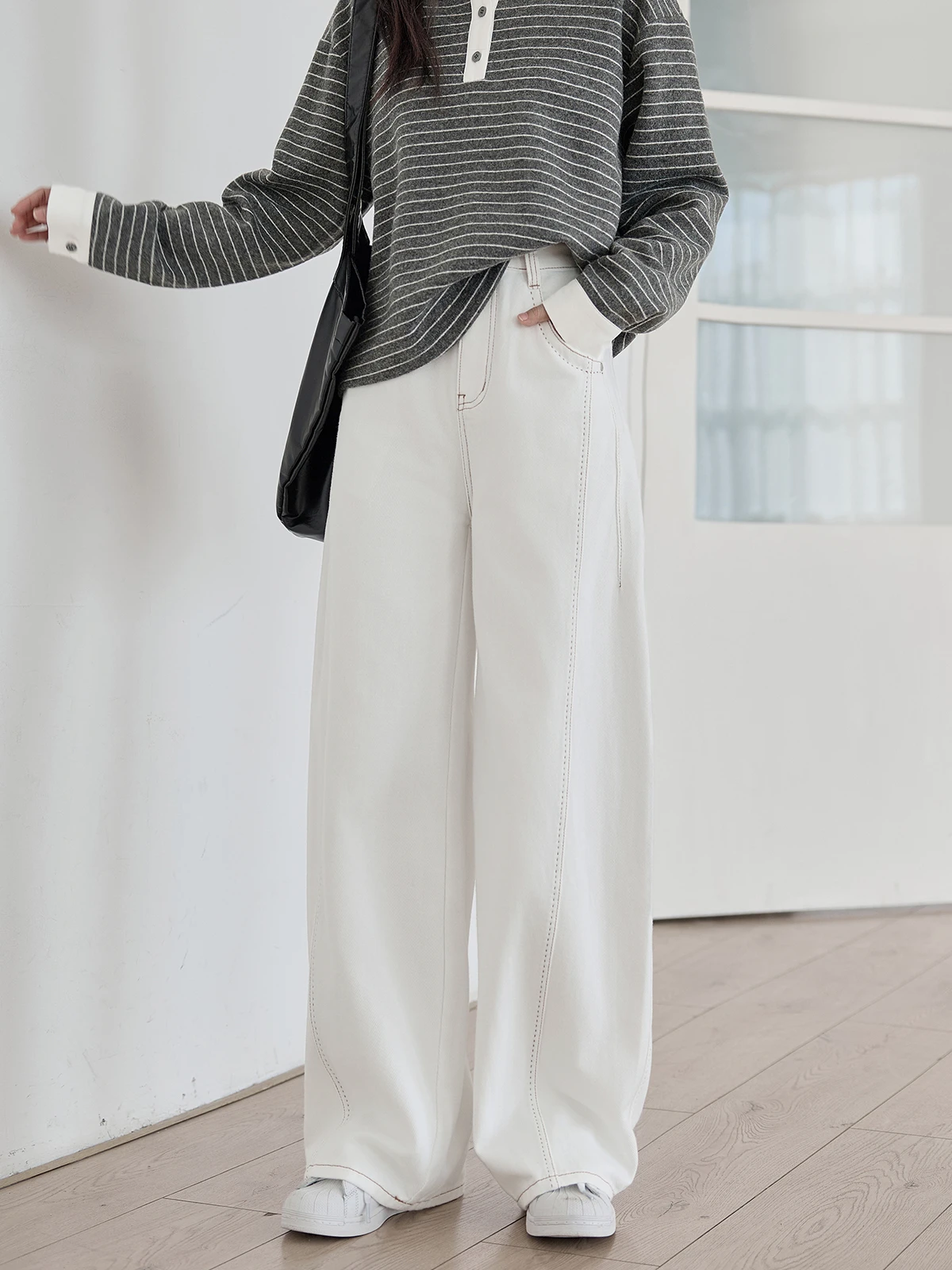 

Белые женские джинсы с высокой талией и широкими штанинами, весенняя новинка, в стиле ретро, с декоративной строчкой, свободного кроя, повседневные брюки для города