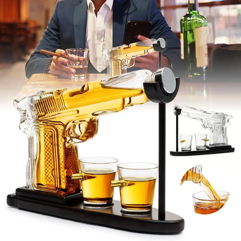 1 bouteille décorative en verre en forme de pistolet de 230 ml, idéale pour le whisky vieilli, la tequila, les soirées intimes, les célébrations importantes, les bars, etc. Il est à la fois beau et pratique.
