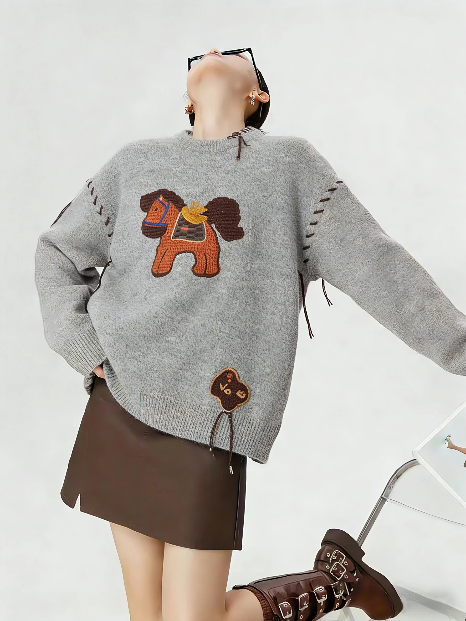 

Вязаный свитер с круглым вырезом и декоративной строчкой, модный, повседневный, с эффектом высокого класса, можно носить как базовый слой или как верхняя одежда...