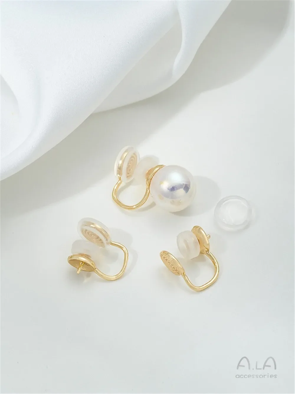 

14K Gold-wrapped Double-sided Silicone Bead Holder Ear Clip DIY Sticky Pearl Comfortable Ear-free Ear Jewelry Accessories