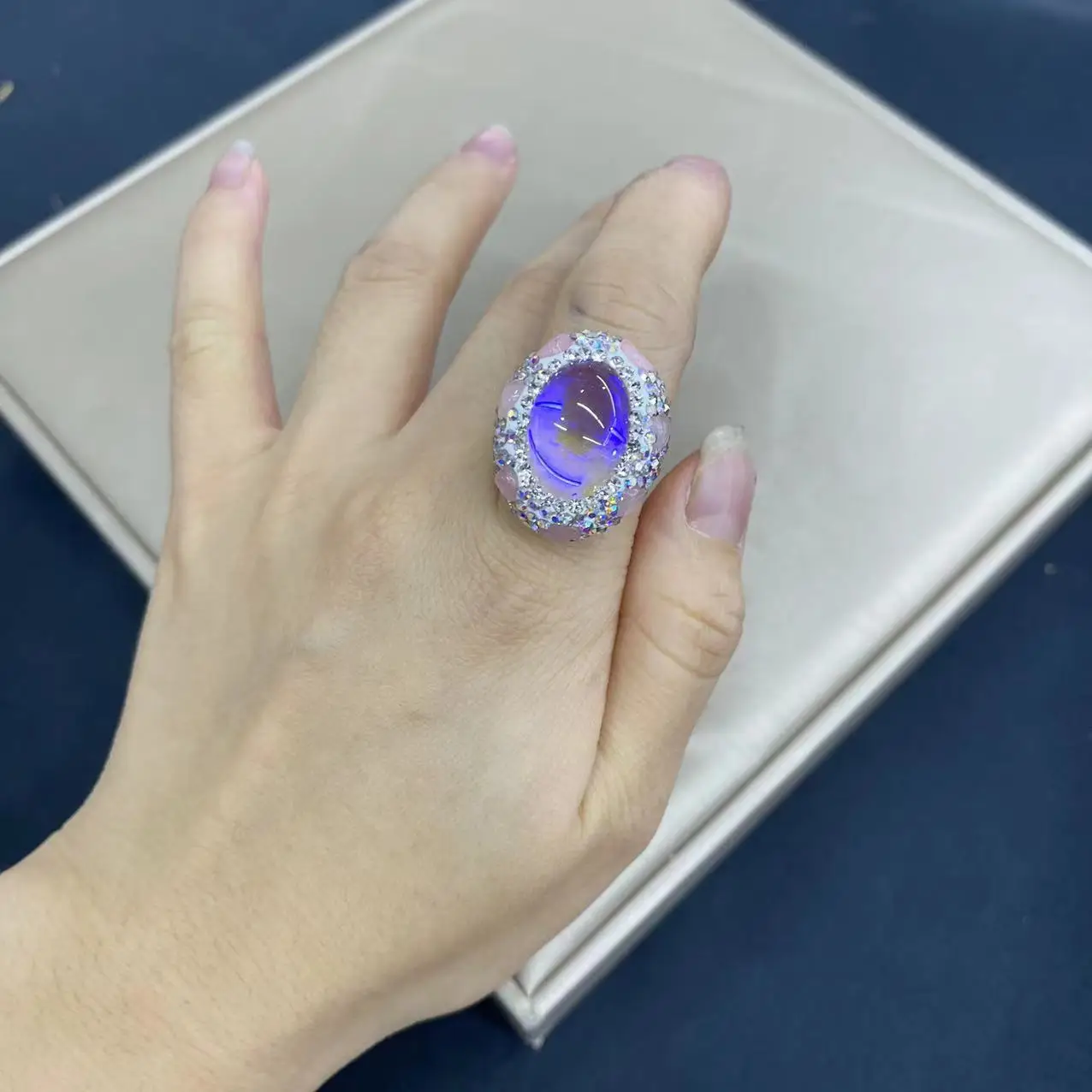 

Popular opal cat's eye effect, inlaid with powder crystal stone true color retention adjustable manufacturer's batch ring