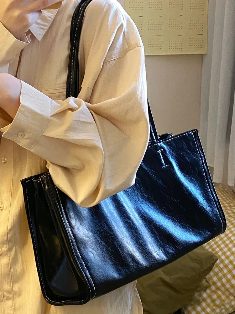 대용량 통근 여성용 토트백 2024 신상 레트로 워크 숄더백 다용도 언더암백 소프트 PU 가죽