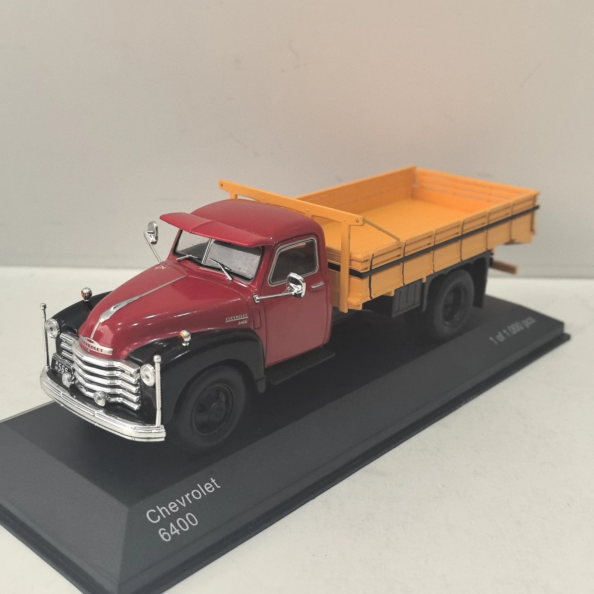 

Diecast WHITEBOX 1/43 Scale Chevrolet 6400 Alloy Car Model Collectible Toy Gift Souvenir Display Ornament