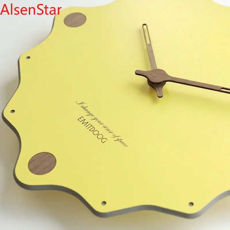 

Designer Original Simple Wall Decorative Clock Nordic Quartz Silent Living Room Wall Hanging Clocks Watch Home Decoration