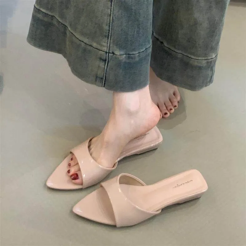 

Niche Design Sandals for Women To Wear Out 2026 Summer Simple Personality Open-toe Flip Slippers