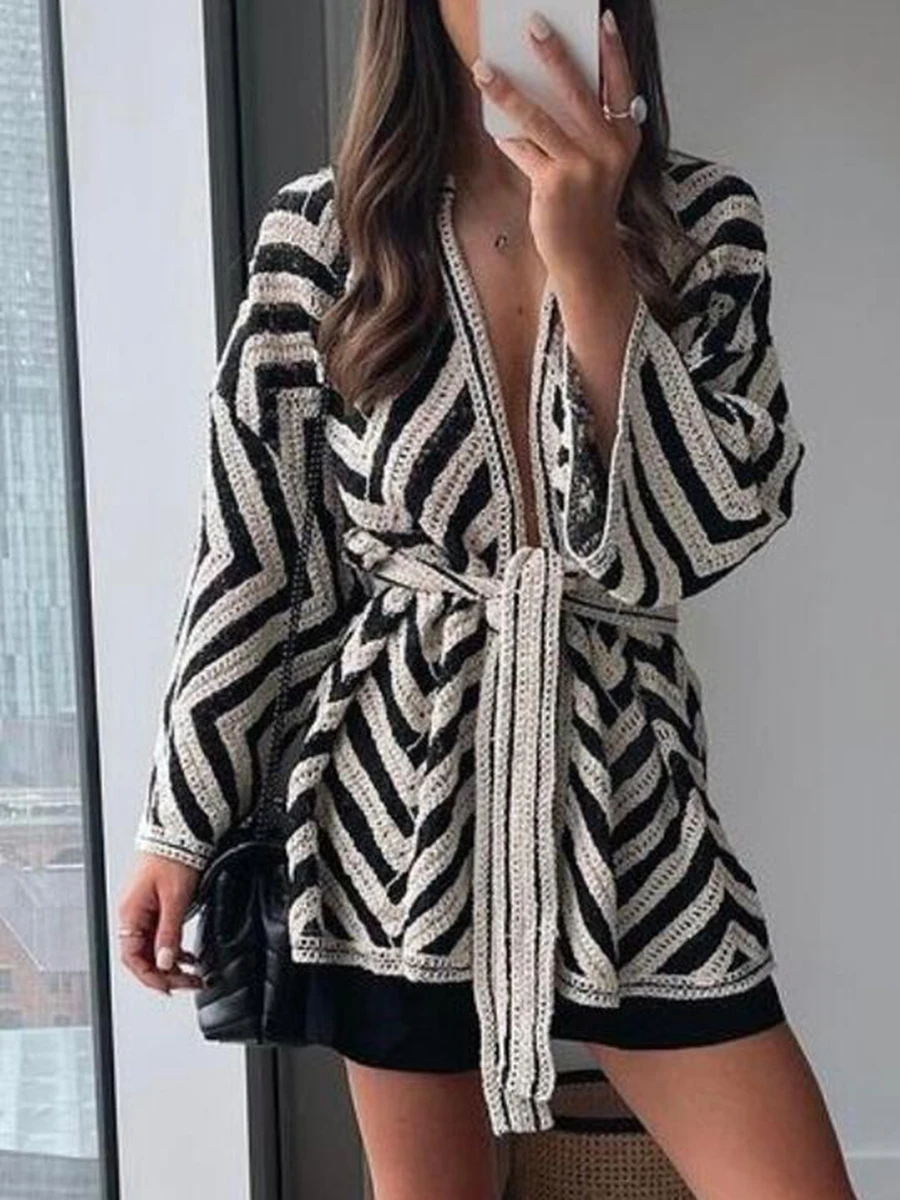 

Women's Fashion V-neck Tie Up Sweater Office Elegant Streetwear Loose Sweater Coat Autumn Striped Long Sleeved Knitted Cardigan