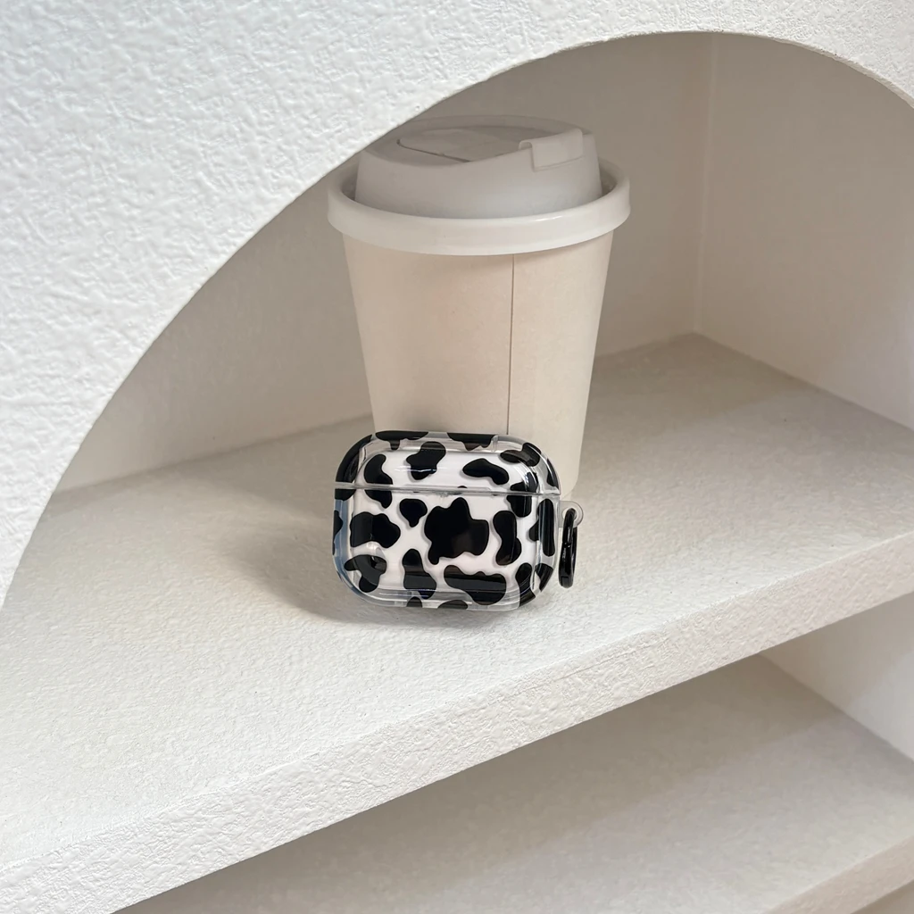 أنيق بسيط أسود أبيض البقرة نمط مع هوك حقيبة سماعة الاذن غطاء ل AirPods 1 أو 2 3 4 Pro 2 Pro 3