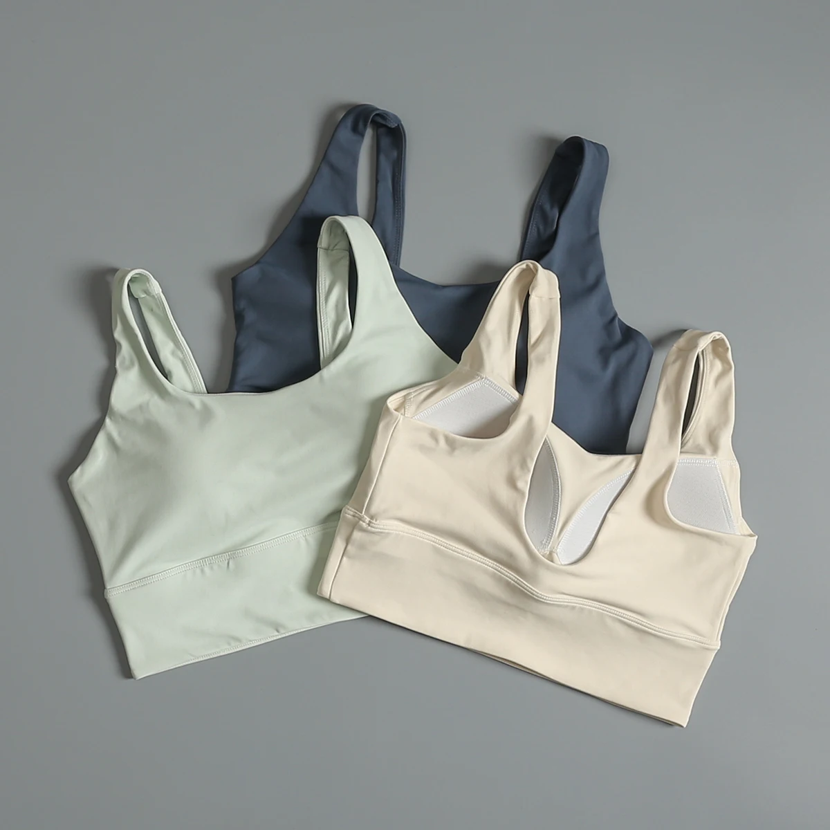 

Integrated sports underwear for women shock-proof running Pilates fitness bra U-shaped beautiful back yoga suit vest outside
