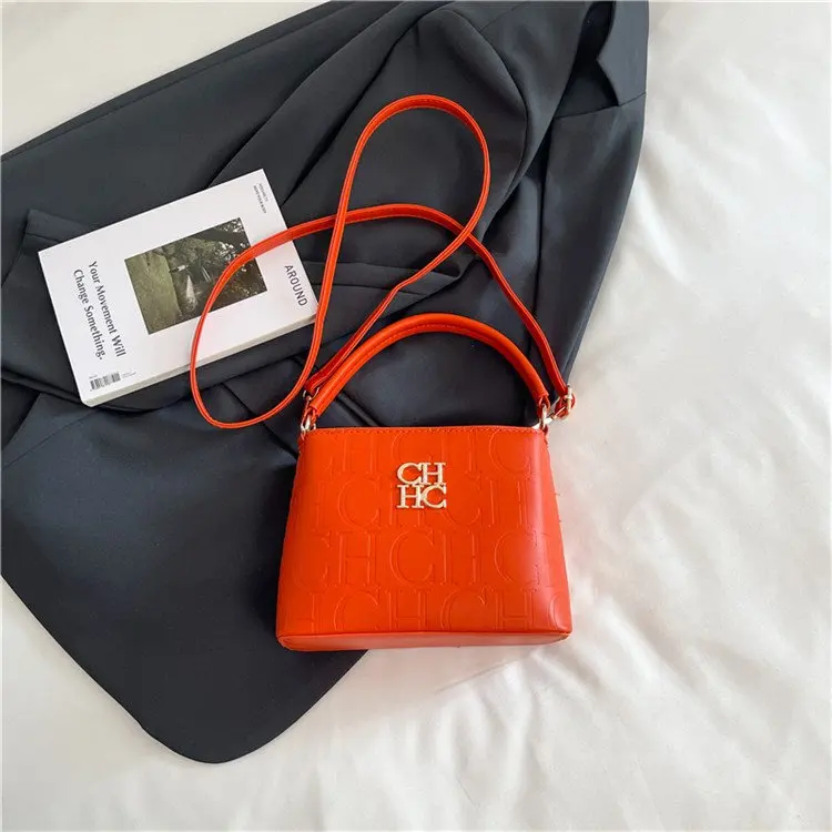 

2026 Women's Large Capacity Square Bag, Niche Aesthetic Soft Leather Crossbody Purse, Vintage Multi-functional Shoulder Tote