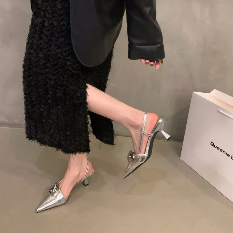 2024Med Heel Solid Fashion Sandals for Women New Hot Sale Summer Thin Heels Ladies Shoes One-line Buckle Baotou Pu  Sandals image 3