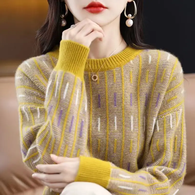 2023 New Autumn and Fashion Round Neck Colored Loose Knitted Shirt Bottom Layer Temperament Commuter Women's Casual Sweater