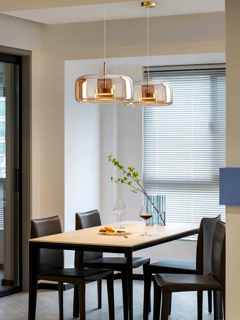 Plafonnier LED suspendu en verre au design moderne, éclairage d'intérieur, luminaire décoratif de plafond, idéal pour une salle à manger