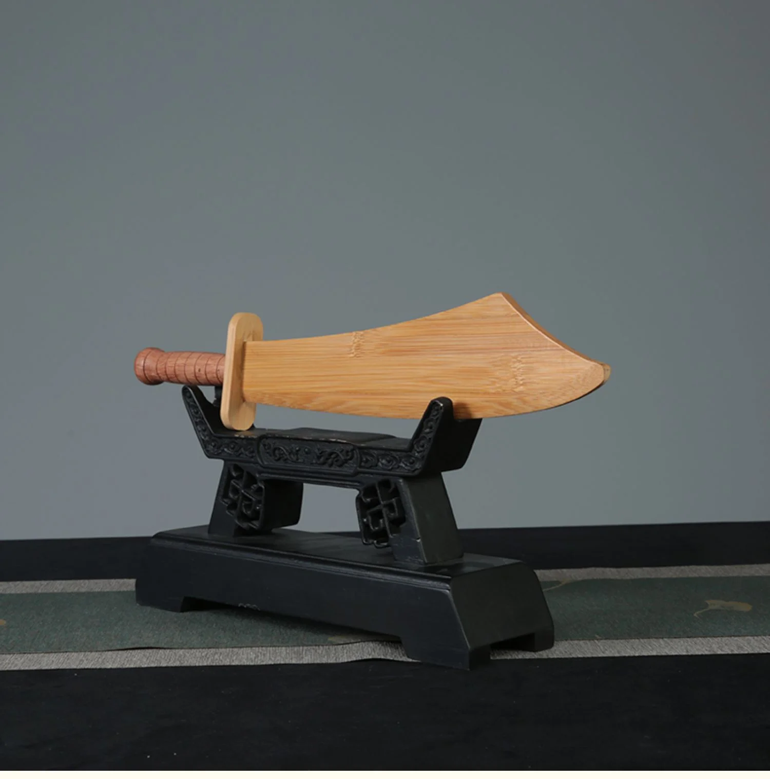 Fotografia 7: Espada de Madeira Sólida para Crianças, Treinamento de Artes Marciais e Prática de Performance, Ornamento de Mini Broadsword Curvo
