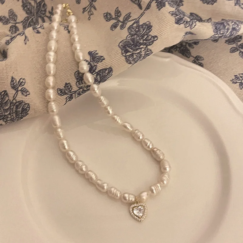 

Fashion Korean Style Freshwater Pearl Necklace For Women Gentle Vintage Clavicle Chain Zircon Pendant Necklace Party Jewelry