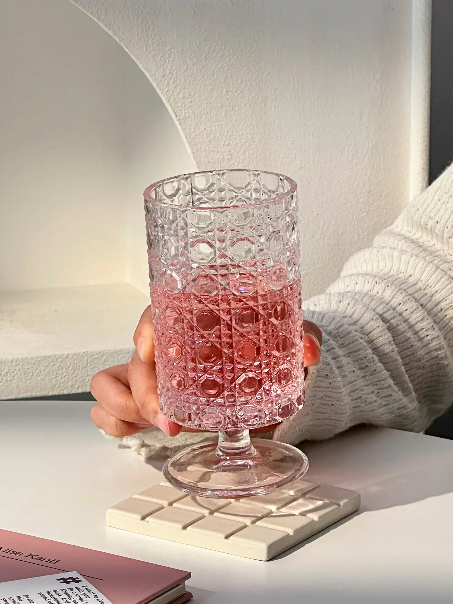 Gemstone Pattern High Foot Glass Cup for Home Use American Style Coffee Drink Beverage Cup Design Sense Wine Glass Transparent