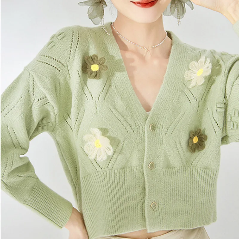

New Design Sense Small Fresh V-Neck Knitted Cardigan for Women Short Green Flower Style Sweater for Women E2738