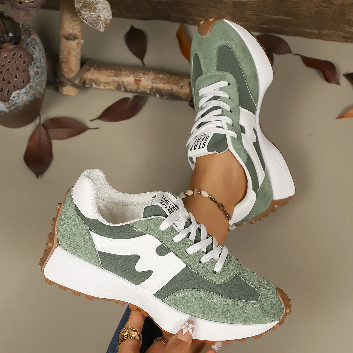 Zapatillas de deporte de diseñador para mujer, zapatos deportivos informales de moda con parte inferior gruesa, zapatos ligeros para correr, zapatillas cómodas para mujer