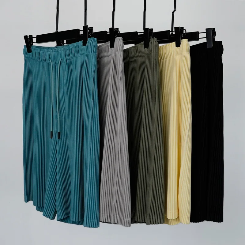 Miyake Pleats Summer New Men's Shorts 2025 Fashion Trend Wear Folded Pants Premium Pleated Loose Large Size Casual Pants