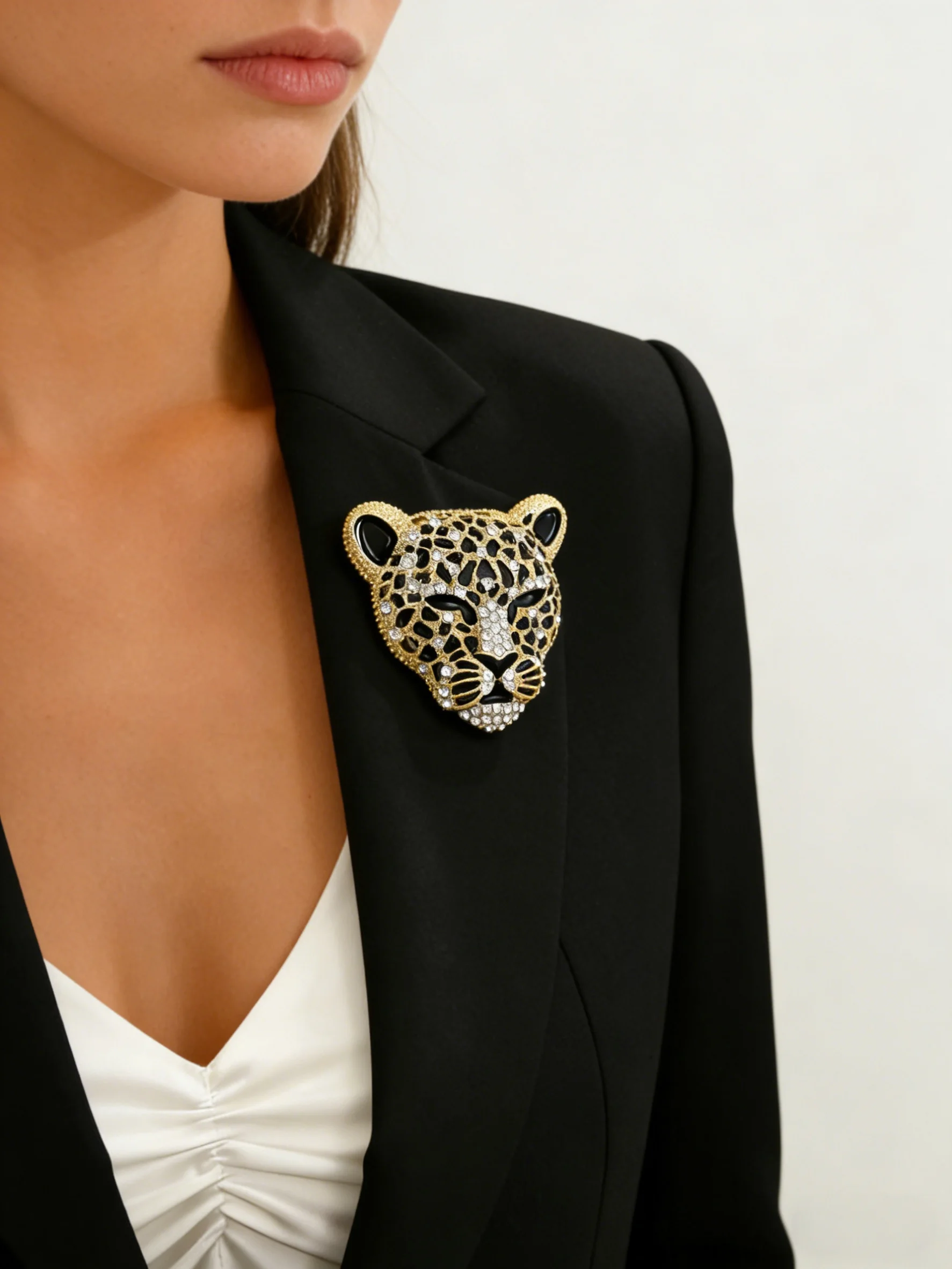 

Unique exaggerated leopard & tiger head brooch, trendy all-match fashion accessory for women