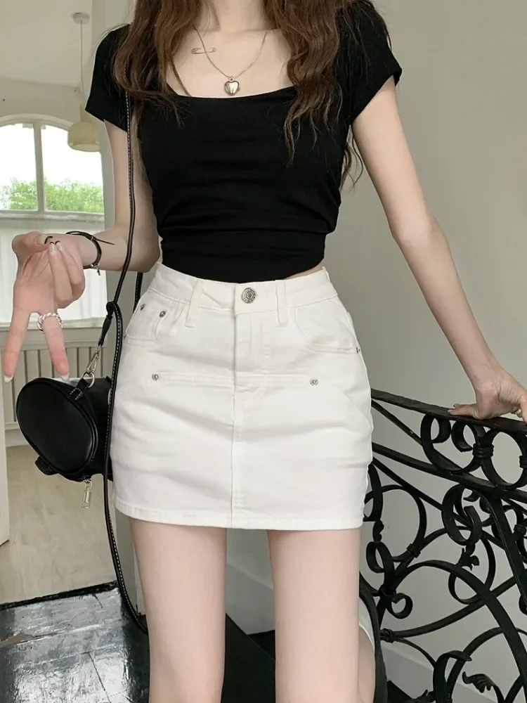 White denim skirt female summer and autumn 2024 new fashion temperament high waist elastic casual Joker hip skirt.