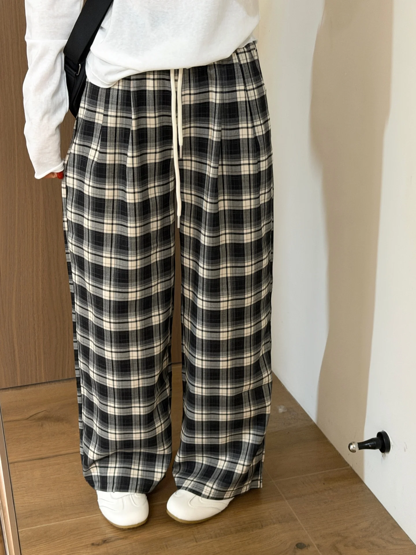 

Винтажные клетчатые брюки с эластичным поясом и прямыми штанинами, женские, летние 2026, повседневные, свободные, длинные, в пол