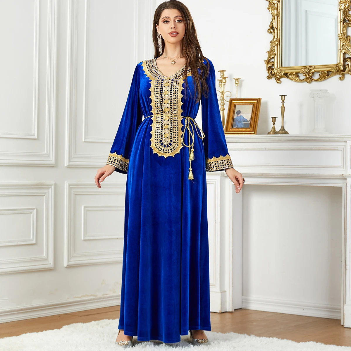 

Autumn Abaya for Women Velvet Golden Appliques Islamic Long Dress Muslim Dubai Party Dresses Ramadan Kaftan