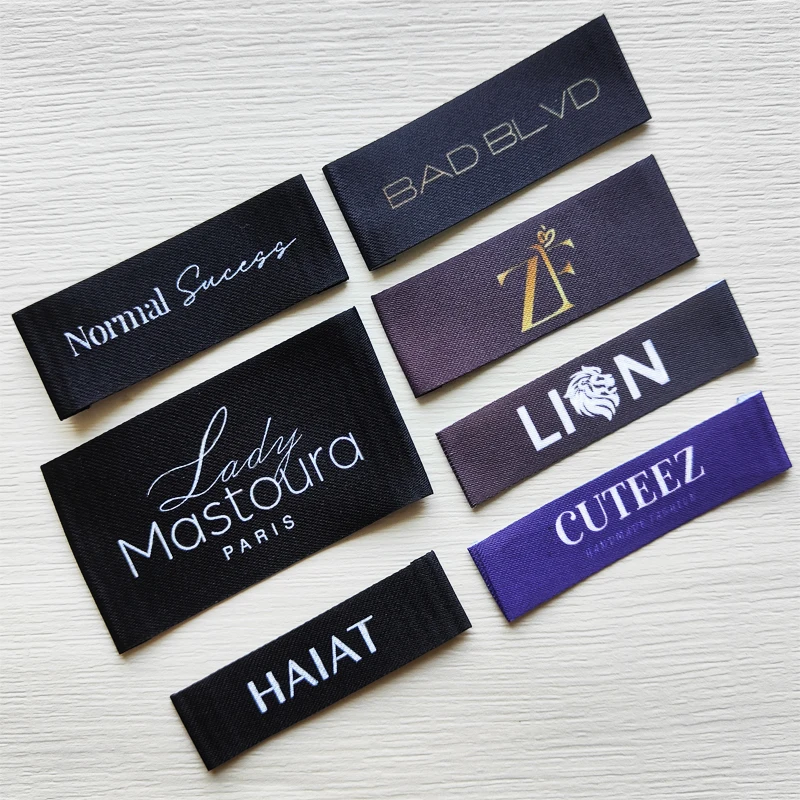 

Изготовленная на заказ черная атласная этикетка для ухода за руками, этикетки для стирки, полиэстер/эластан, персонализированная черная матовая лента, белая и цветная печать