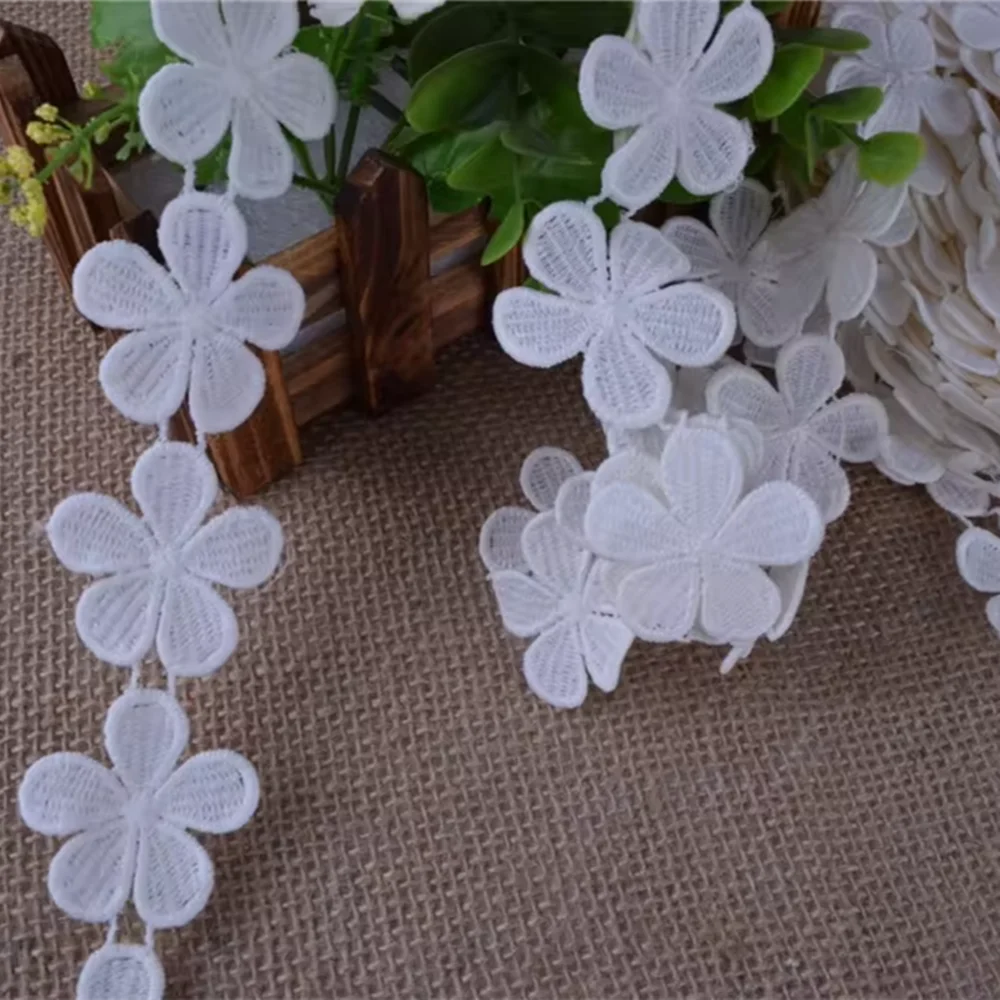 

28yards GOOD QUALITY cream White flower shape soft Milk Silk Lace Applique Wedding Trim Size :4cm