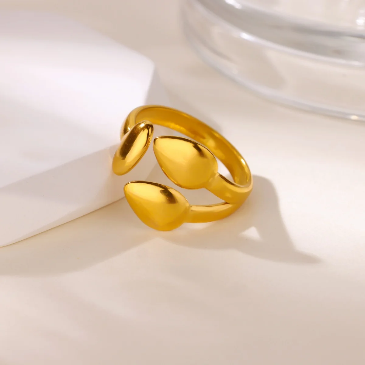 แหวนเปิดทรงเรขาคณิตสไตล์พังก์สุดหรูสำหรับผู้หญิง แหวนนิ้วสแตนเลสสีทอง แฟชั่นใหม่ปี 2025 ของขวัญเครื่องประดับคู่รักสำหรับงานแต่งงาน