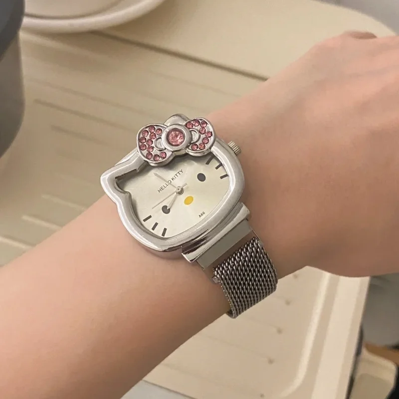 Hello Kitty Orologio multicolore con fiocco tempestato di diamanti Design Accessori creativi Periferiche anime Regalo a sorpresa per studentesse fidanzata
