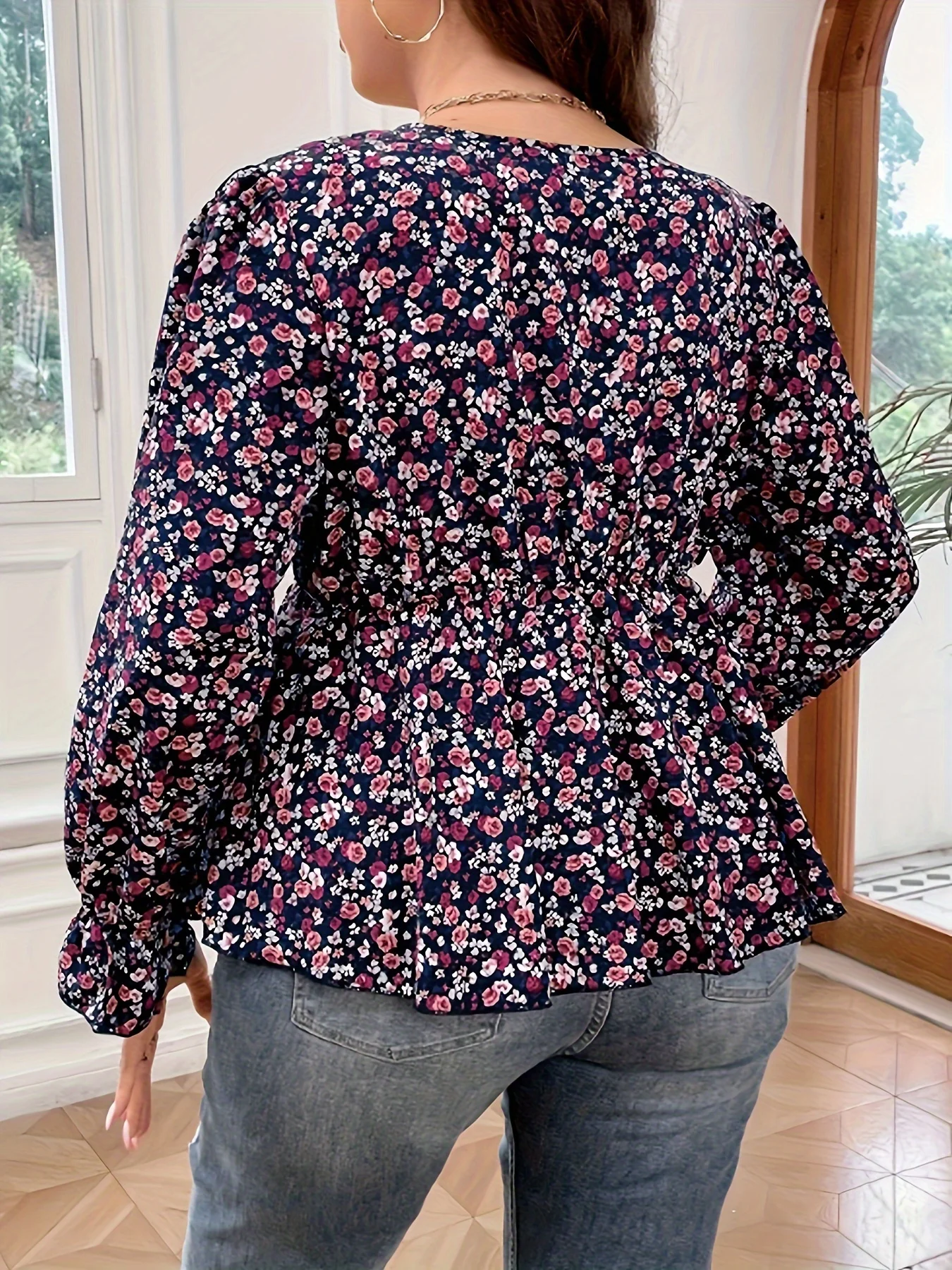 ผู้หญิงขนาดบวกทอเสื้อฤดูใบไม้ผลิและฤดูร้อน